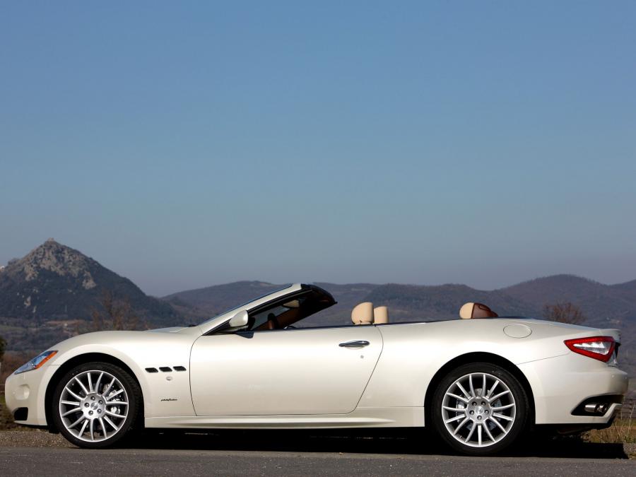 Maserati GranCabrio 2010 года  (фото 10 из 101)